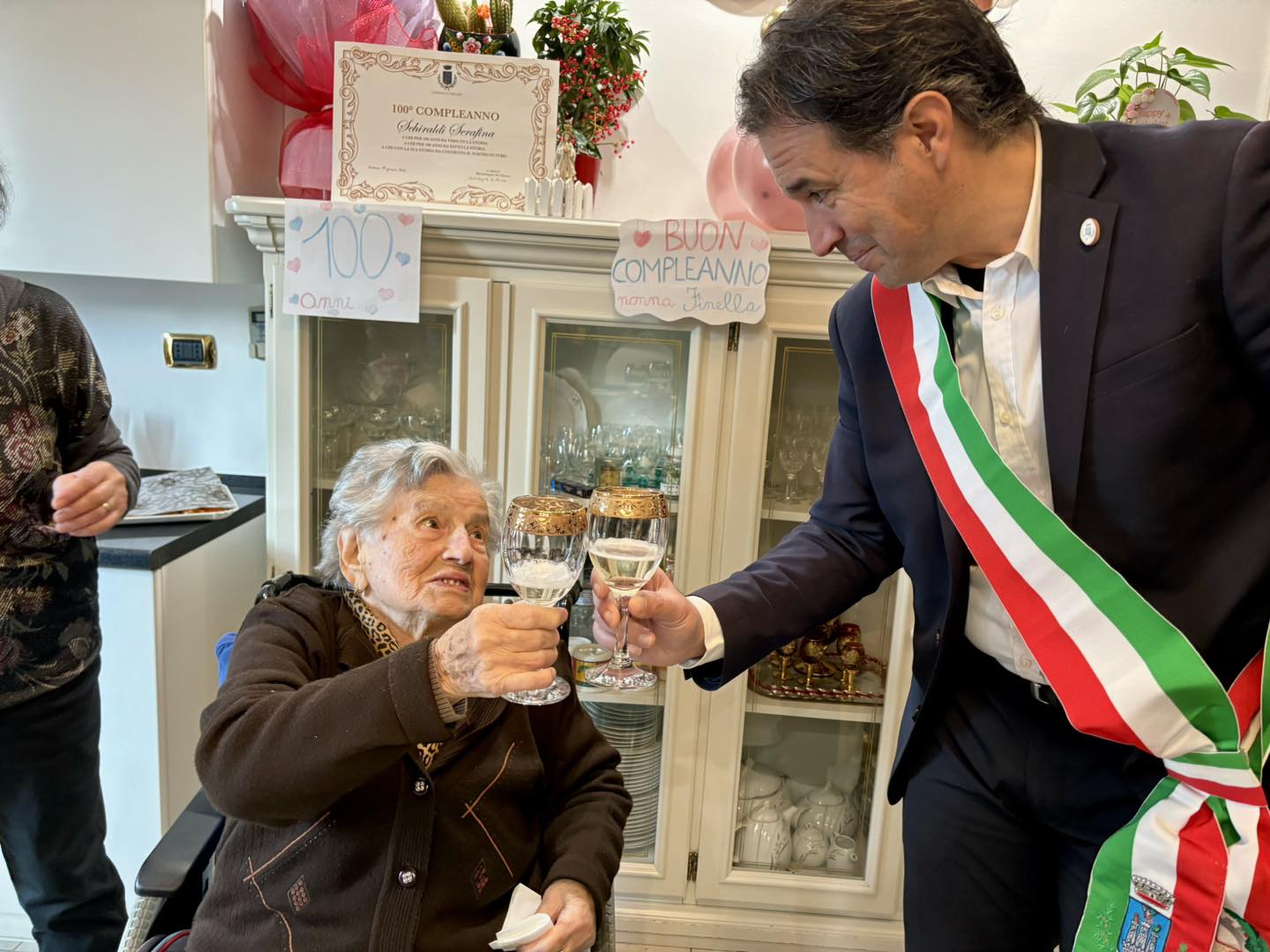 Ancora un centenario a Terlizzi. Gli auguri del Sindaco alla signora Serafina.